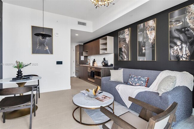 Building Photo - 601 NE 1st Ave