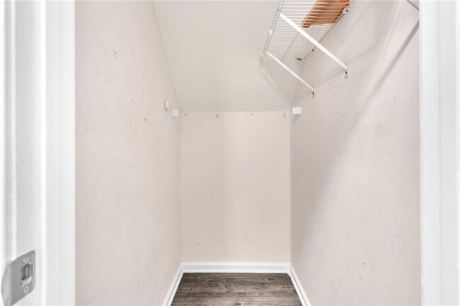 Building Photo - 826 Grindstone Ct