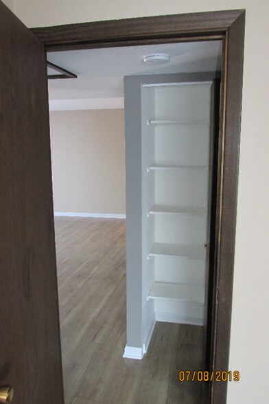 Building Photo - 14785 Lake View Dr
