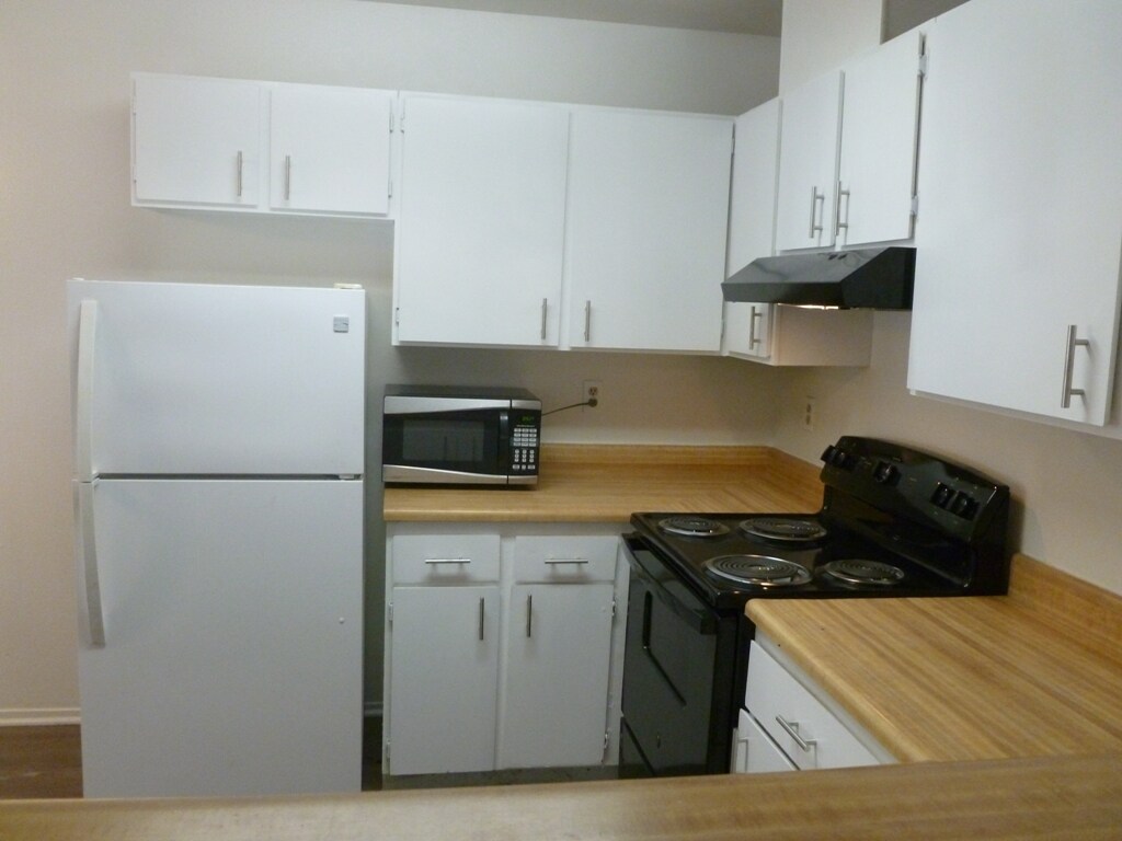 Building Photo - 2695 Jennydiane Dr