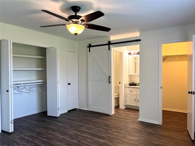 Building Photo - 5621 Village Way Dr.