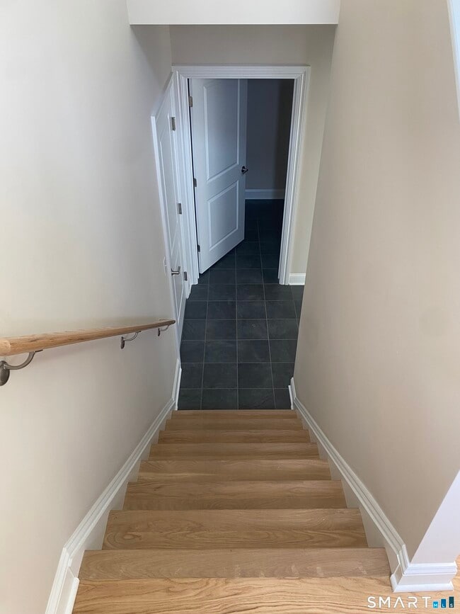 Building Photo - 919 Strongtown Rd