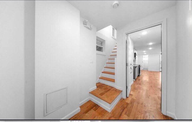 Building Photo - 1111 53rd St