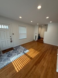 Building Photo - Charming Renovated Home for Rent