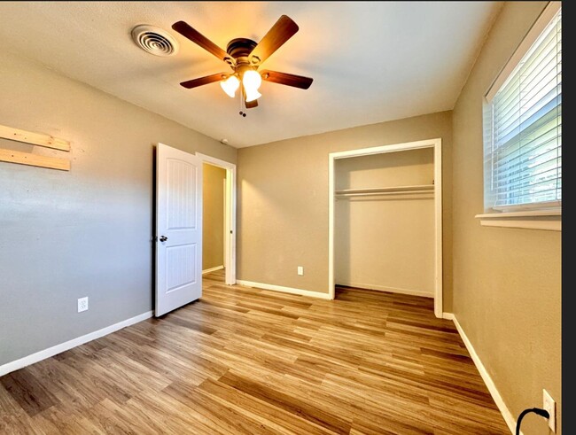 Building Photo - PRE- LEASING for 4 bed 2 bath near Lubbock...