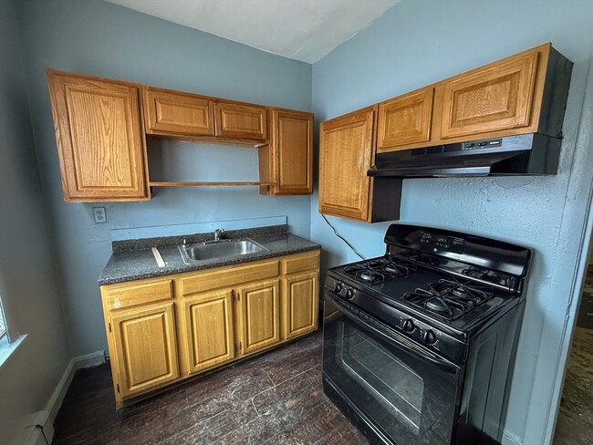 Building Photo - 36 Wildwood St