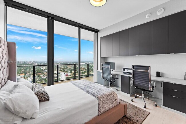 Building Photo - 1000 Brickell Plaza