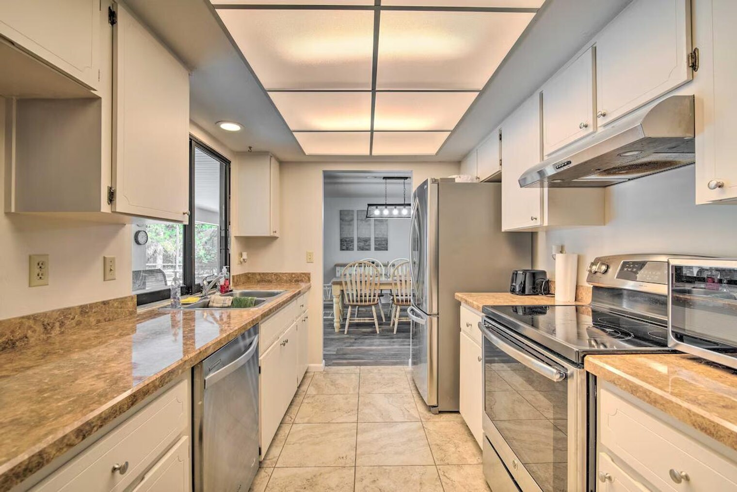 Building Photo - 6 Shumard Ct N