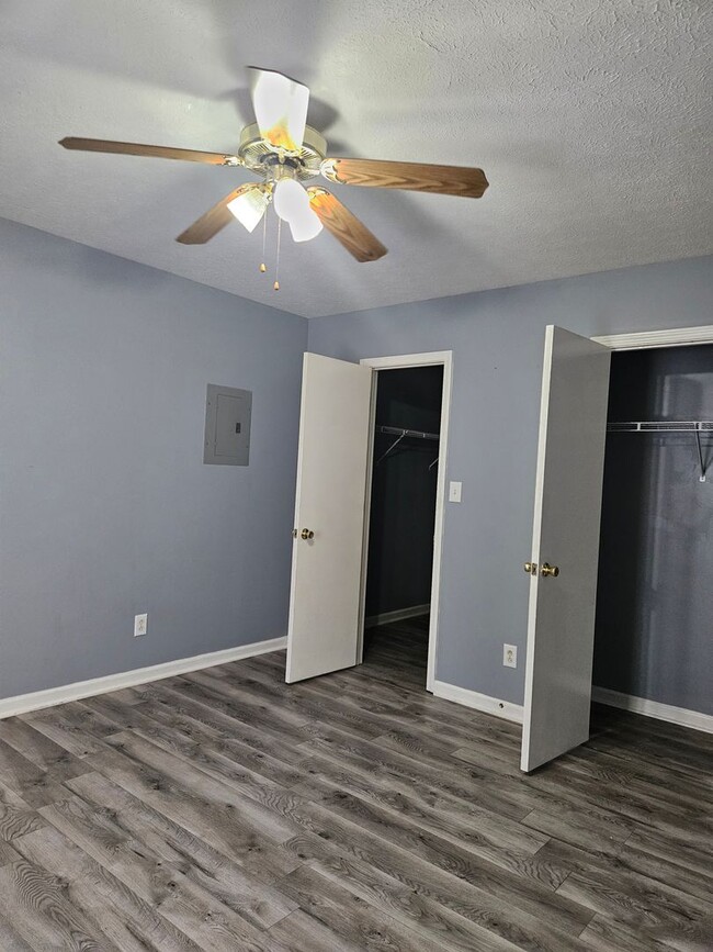 Building Photo - 1257 Parkway Pl