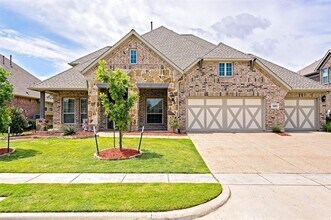 Building Photo - 3005 Martha Dr