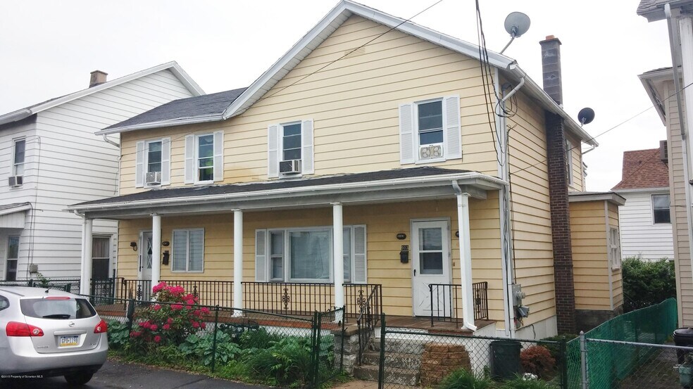 Main Pic - 913 Price St