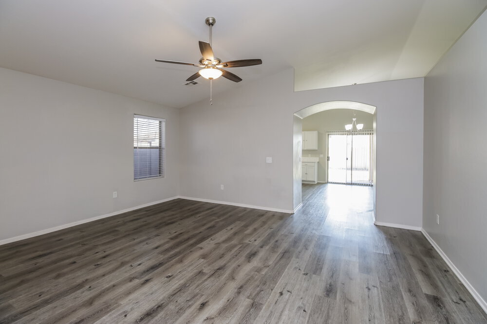 Building Photo - 5605 S 11th Pl