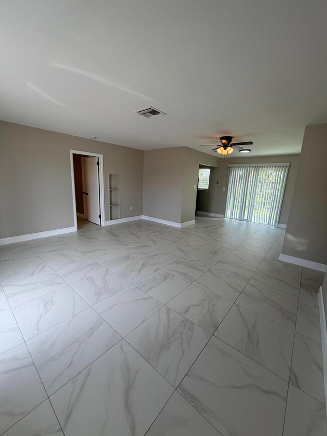 Building Photo - 6036 Westover Rd