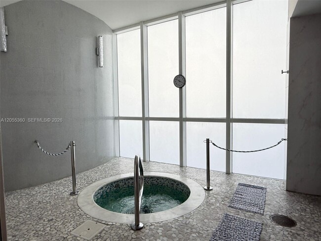 Building Photo - 18101 Collins Ave