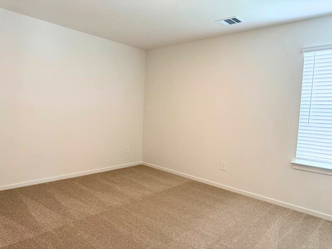 Building Photo - 16238 Parish Pointe Ct