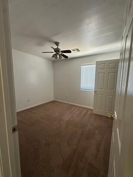 Building Photo - 4204 Serene Oak Dr