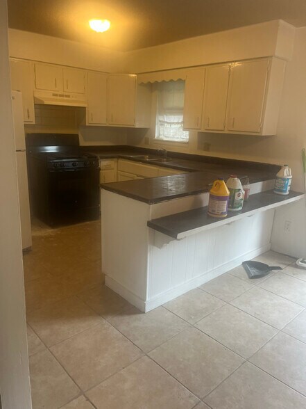 Primary Photo - 9345 W Longview Pkwy