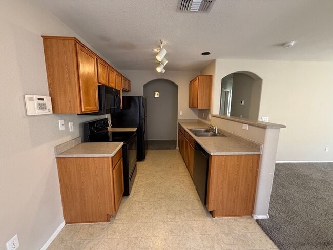 Building Photo - Beautiful 4 Bedroom Home for Rent in Goodyear!