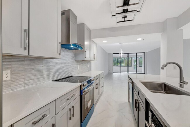 Building Photo - 6420 Boca Del Mar Dr
