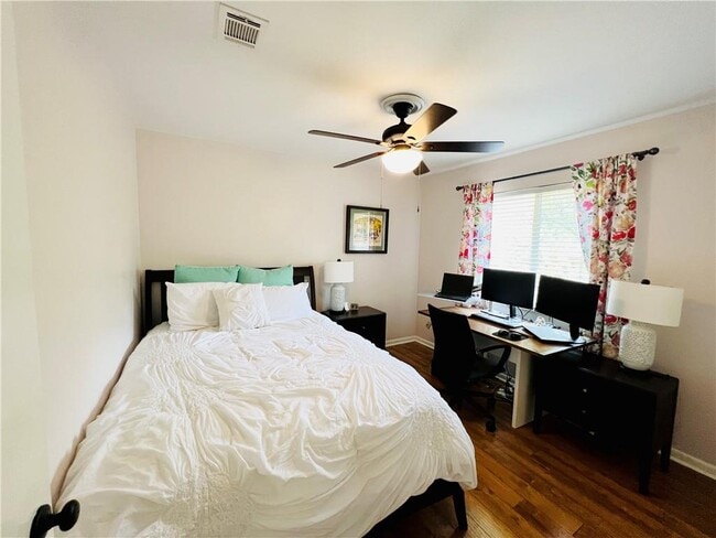 Building Photo - 4004 Hyridge Dr