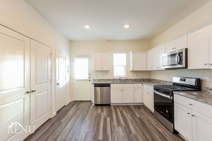 Building Photo - 5238 Dawn Break