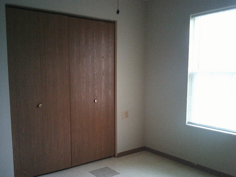 Building Photo - 400 Tella Jane Ln