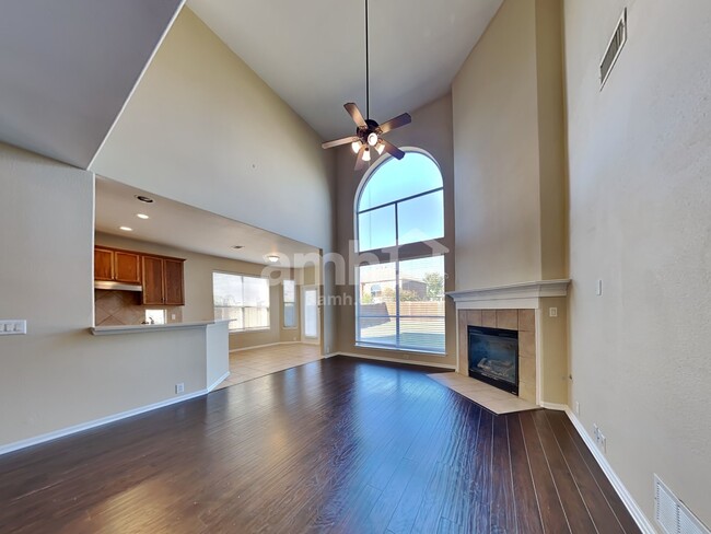 Building Photo - 2844 S Serrano