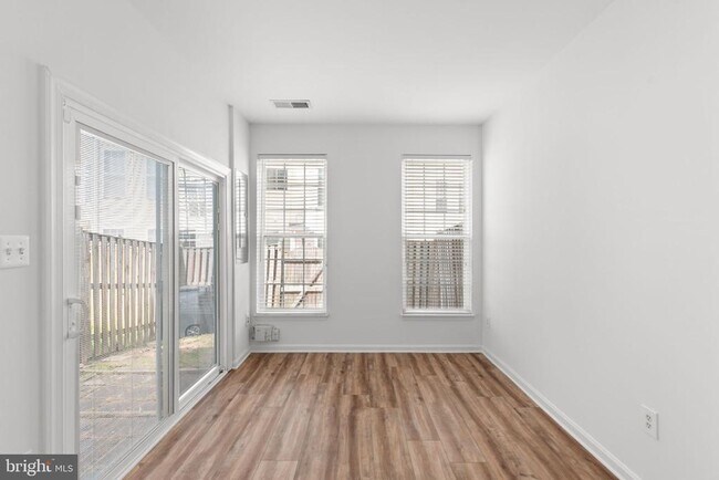 Building Photo - 2372 Woodland Pond Ln