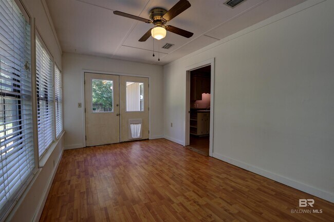 Building Photo - 409 Nichols Ave