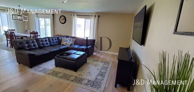 Building Photo - 2349 Jim Bridger Dr