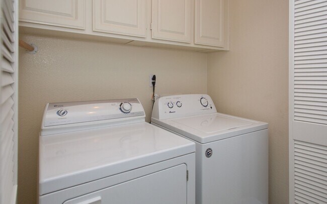 Building Photo - Condo in San Elijo!