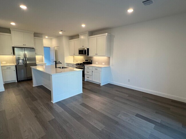 Building Photo - 3758 Pierce Ln