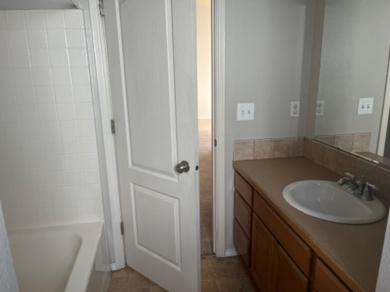 Building Photo - 4311 N Buckboard Pl