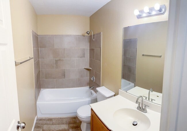 Building Photo - Available NOW!!!! Beautiful 1 story, 4 bed...