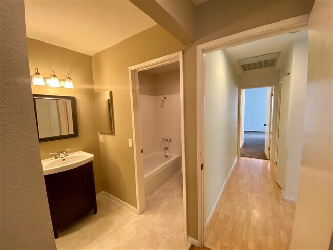 Building Photo - 13581 Tiverton Rd