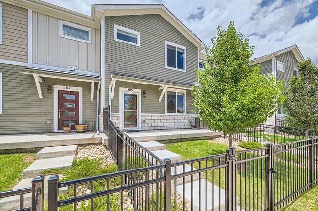 Building Photo - West Longmont Townhome!