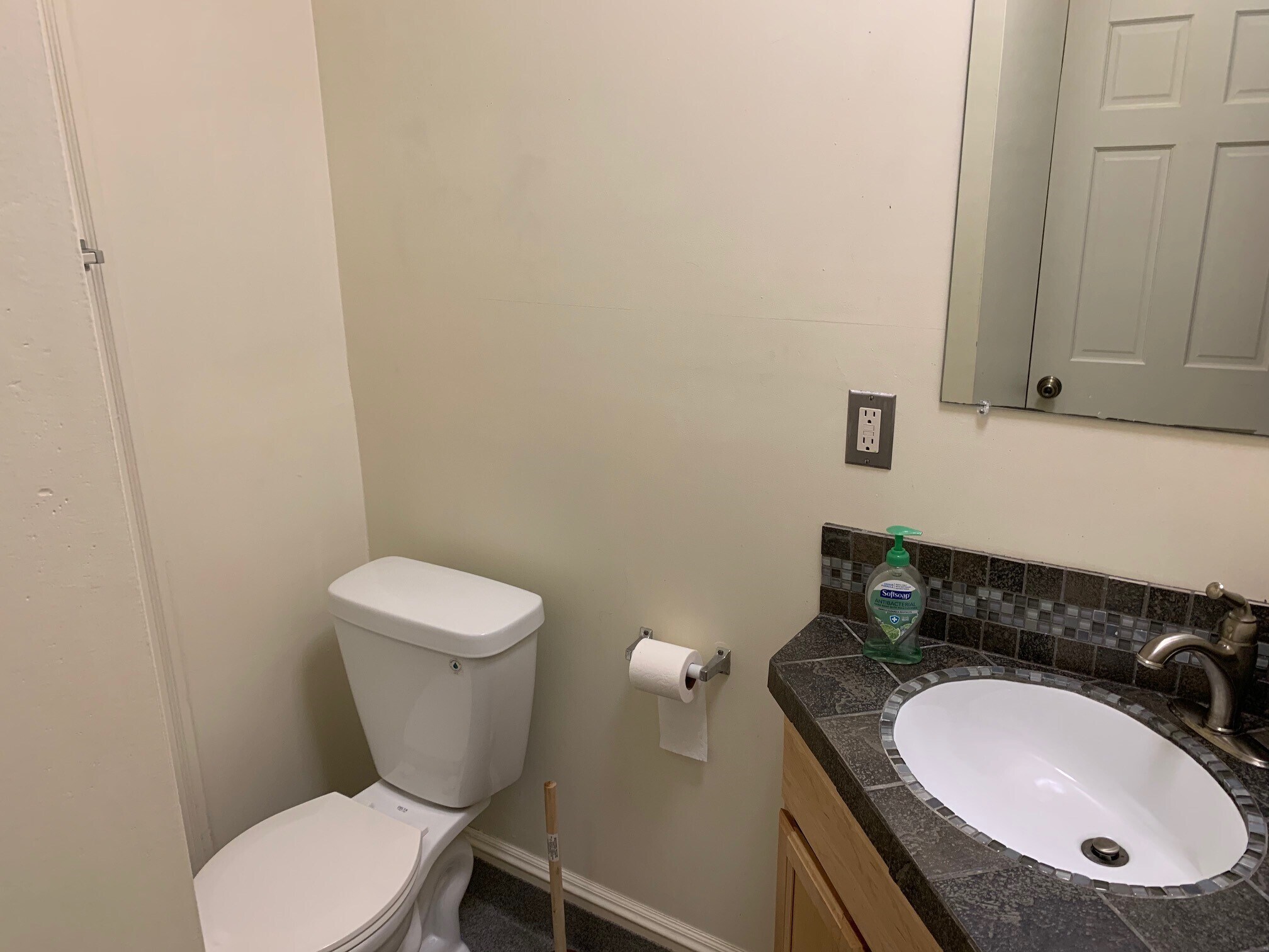 Building Photo - 33 Ward St