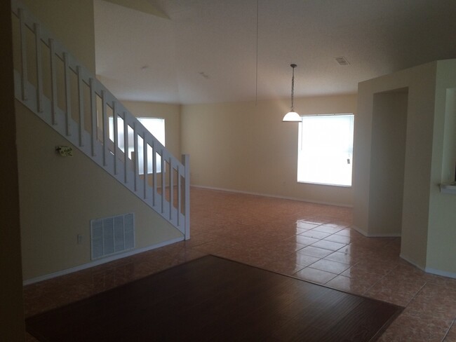 Building Photo - Spacious 4 Bed Pool Home!!!