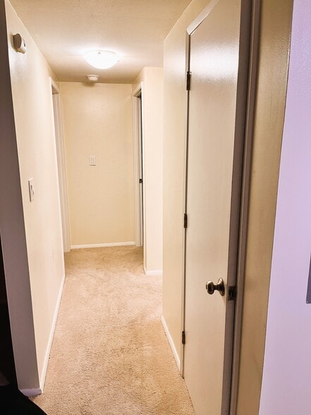 Building Photo - 870 Haverhill St