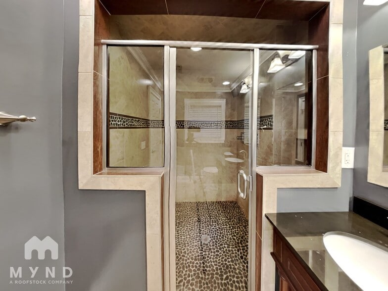 Building Photo - 1688 Knob Hill Ct NE