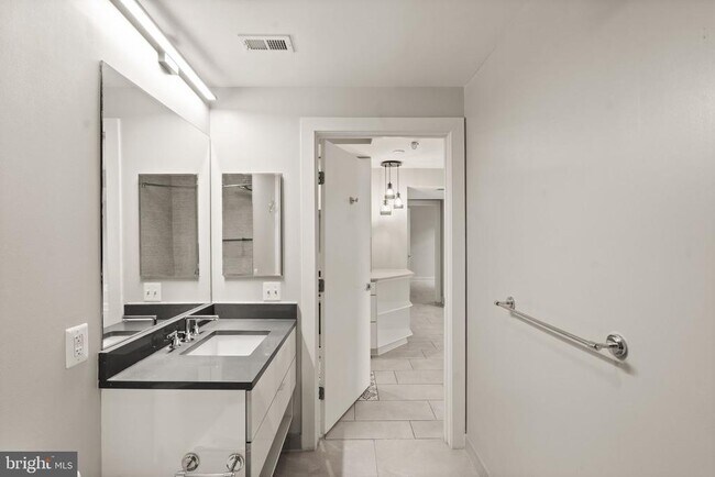 Building Photo - 1311 13th St NW