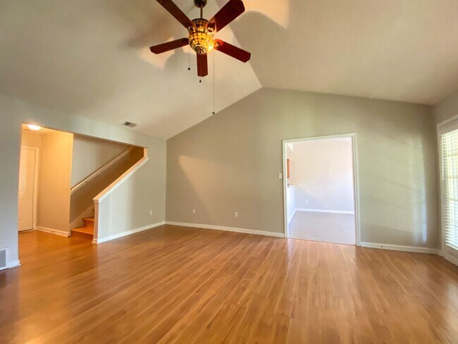 Building Photo - 3 bed, 2 bath house with fresh paint, appliances in Southaven