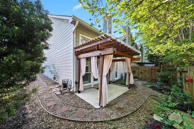 Building Photo - 2351 Summit Way Ct