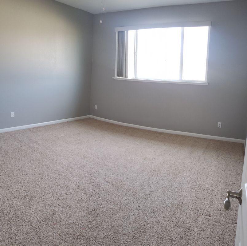 Building Photo - 353 Rosebriar Pl