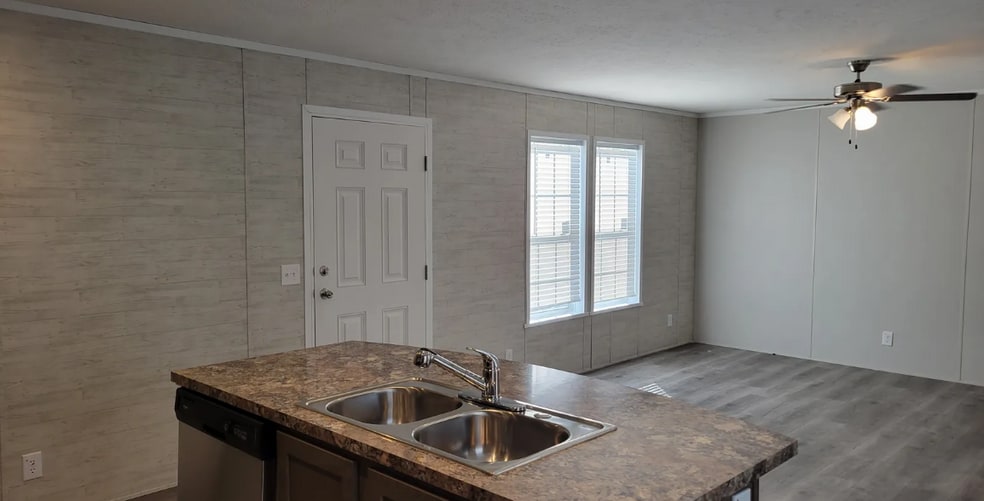 Building Photo - 109 Applewood Ln