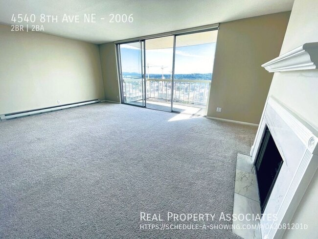 Building Photo - 4540 8th Ave NE