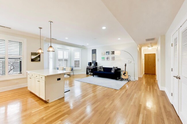 Building Photo - 1701 N Crilly Ct