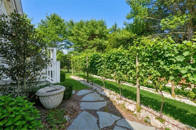 Building Photo - 15 Carter Rd