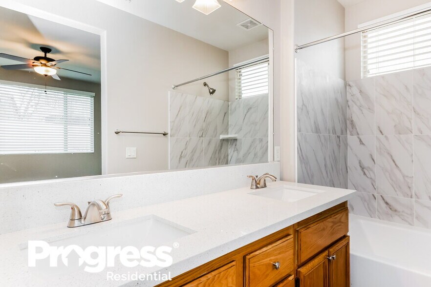 Building Photo - 681 Fontayne Ave