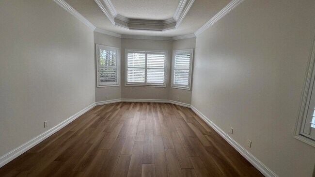 Building Photo - 104 NW Pleasant Grove Way